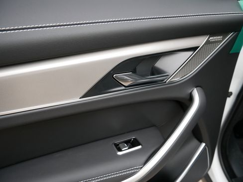 New 2026 Jaguar F-PACE R-Dynamic S image 5