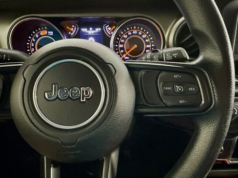 Used 2018 Jeep Wrangler Sport image 27