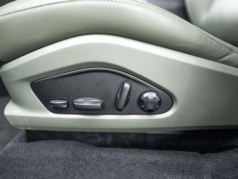 Certified 2025 Porsche Macan 4 Electric AWD/4WD image 20