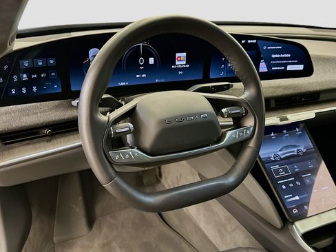 Used 2024 Lucid Air Touring AWD/4WD image 18