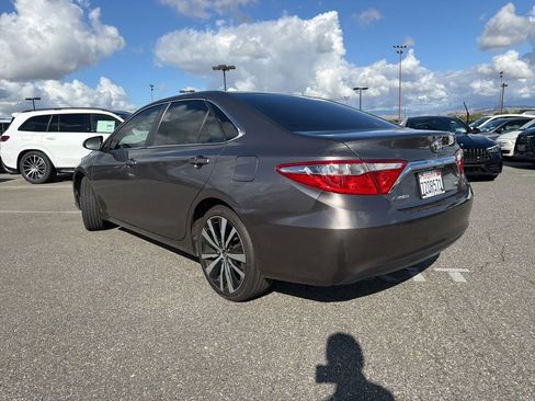 Used 2017 Toyota Camry LE image 6