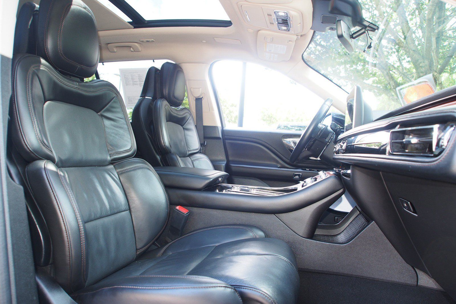 Used 2024 Lincoln Aviator Reserve w/ Equipment Group 201A RWD image 11