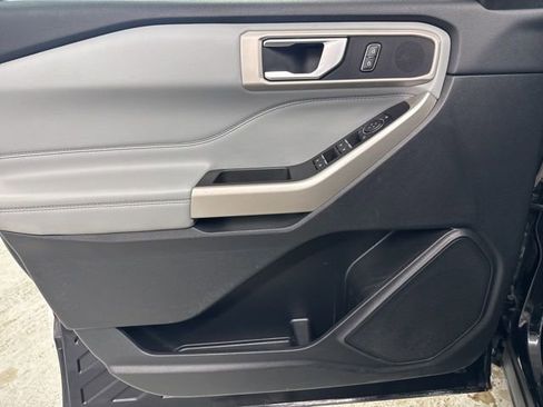 Used 2023 Ford Explorer XLT w/ Equipment Group 202A image 18