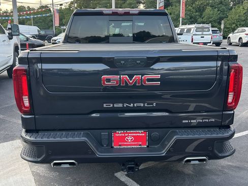Used 2023 GMC Sierra 1500 Denali w/ Denali Reserve Package AWD/4WD image 7