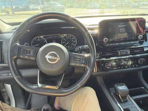 Used 2023 Nissan Pathfinder Rock Creek AWD/4WD image 17