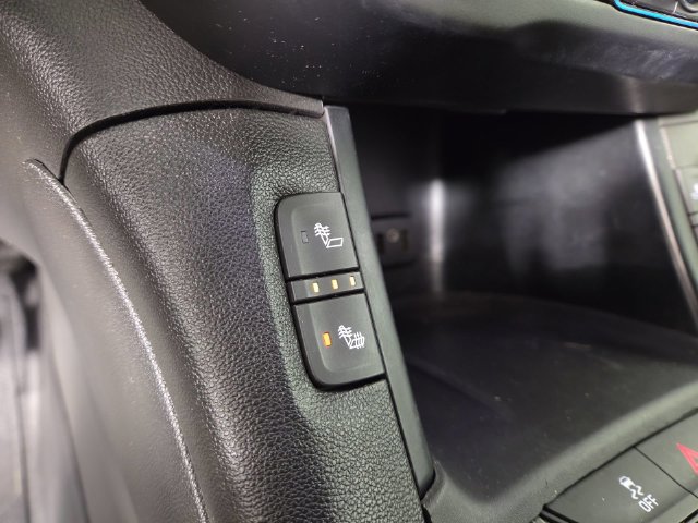 Used 2019 GMC Acadia SLT w/ LPO, Floor Liner Package FWD image 27