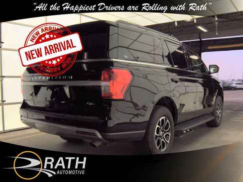 Used 2024 Ford Expedition XLT image 8