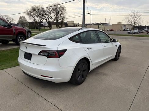 Used 2021 Tesla Model 3 Standard Range Plus image 5
