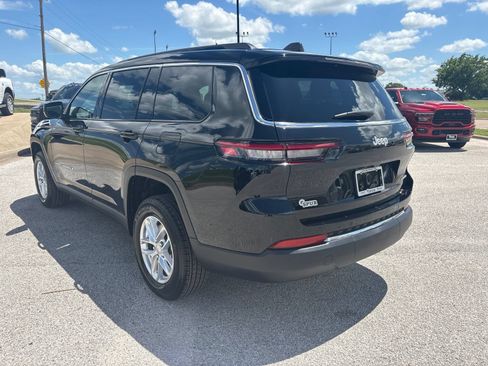 New 2026 Jeep Grand Cherokee L Laredo RWD image 4