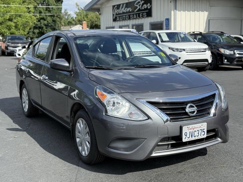 Used 2019 Nissan Versa SV FWD image 3