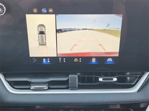 Used 2025 Chevrolet Equinox LT w/ Safety and Technology Package image 18