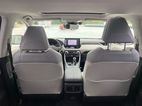 Used 2019 Toyota RAV4 XLE Premium AWD/4WD image 10