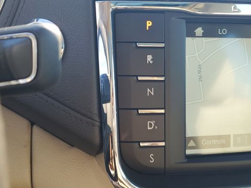 Used 2018 Lincoln Continental Reserve image 14