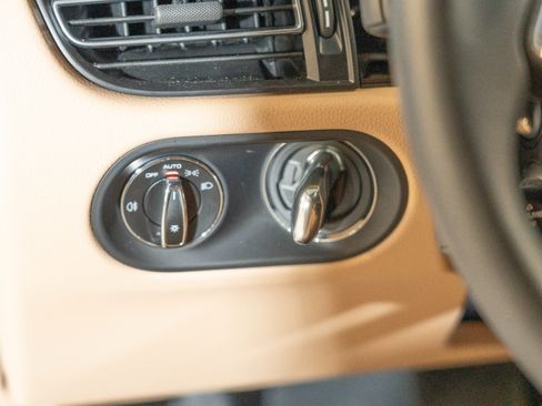 Certified 2026 Porsche Macan AWD/4WD image 23
