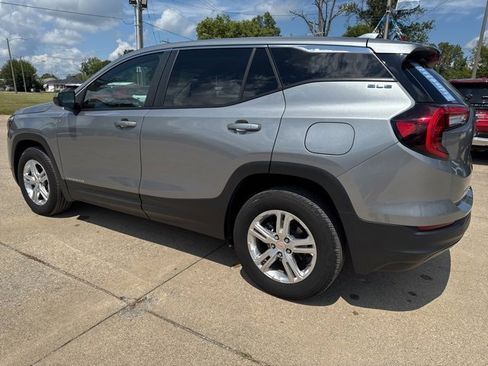 Used 2024 GMC Terrain SLE image 5