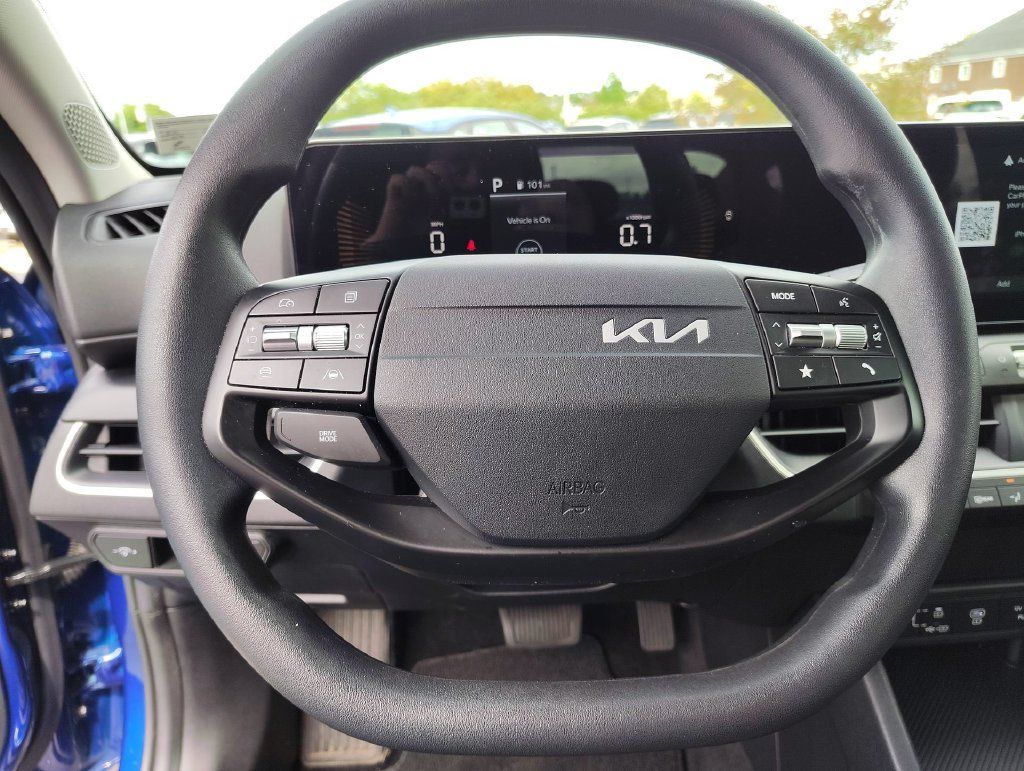 Certified 2025 Kia K4 FWD image 13
