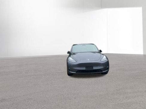 Used 2023 Tesla Model Y Long Range image 9