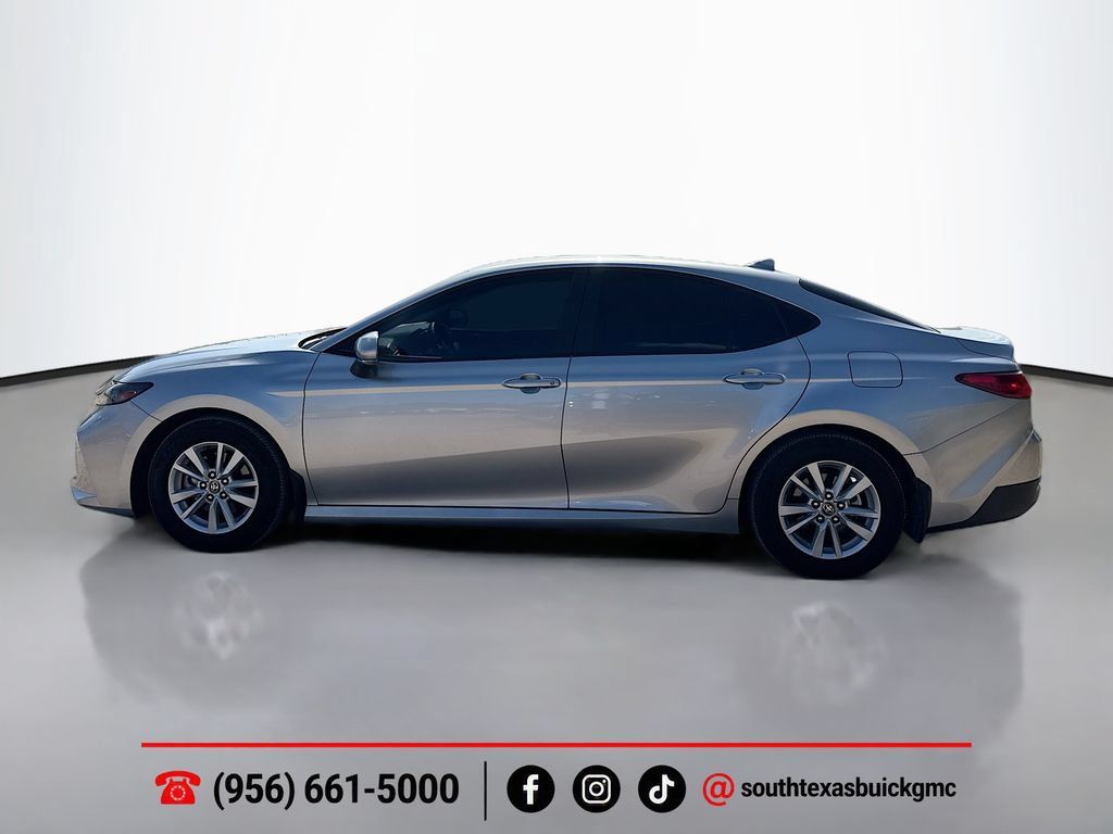 Used 2025 Toyota Camry LE w/ Convenience Package FWD image 4