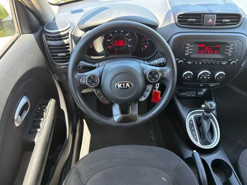 Used 2015 Kia Soul FWD image 18