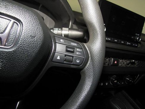 Certified 2023 Honda Accord EX image 6