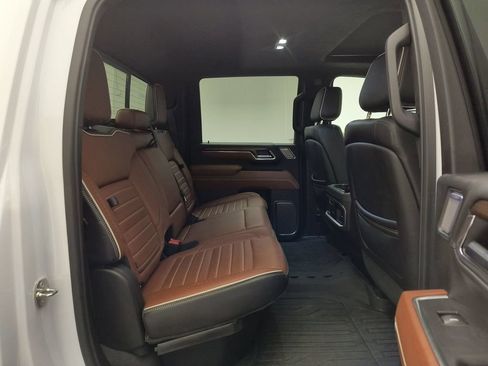 Used 2024 GMC Sierra 3500 Denali Ultimate AWD/4WD image 25