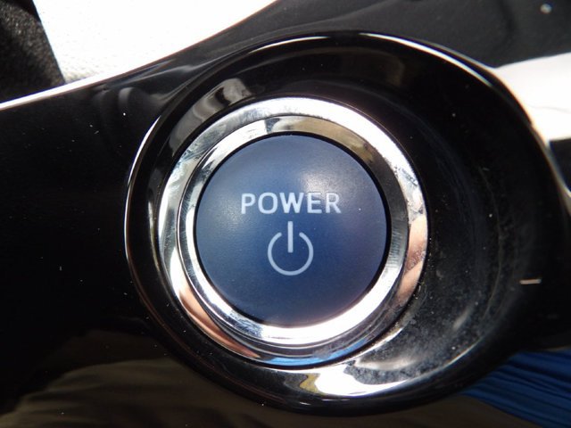 Used 2017 Toyota Prius Four w/ Premium Convenience Package FWD image 19