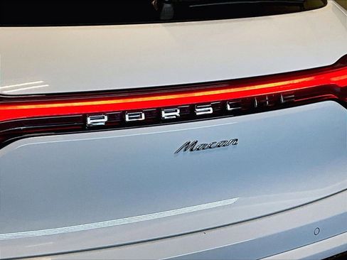 Used 2025 Porsche Macan image 13
