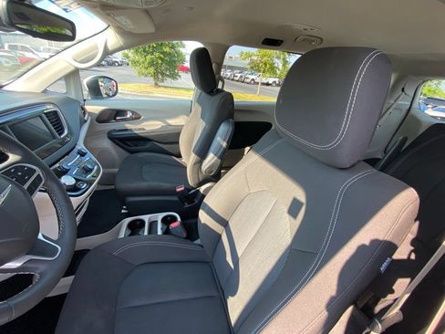 Used 2023 Chrysler Voyager LX FWD image 20