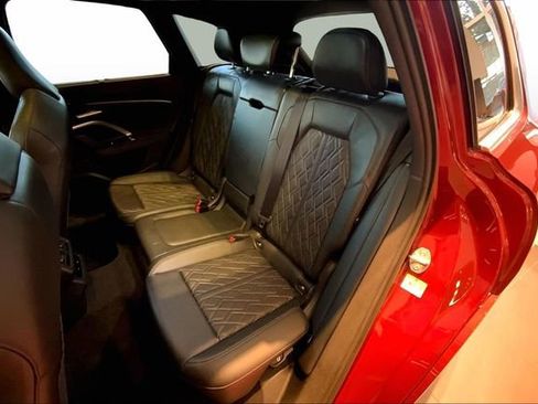 Used 2025 Audi SQ5 Premium Plus image 18