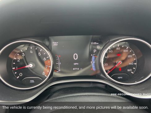 Used 2018 Jeep Compass Latitude w/ Popular Equipment Group FWD image 16