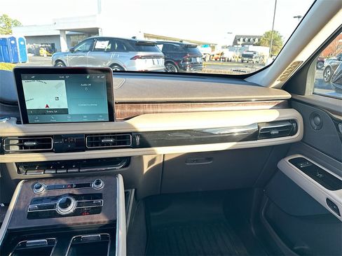 Used 2022 Lincoln Aviator Reserve w/ Elements Package Plus image 20