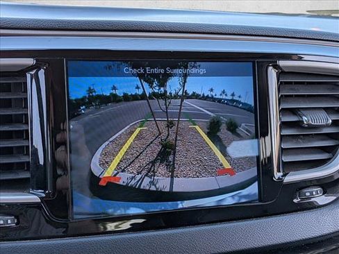 Used 2017 Chrysler Pacifica Touring-L FWD image 20