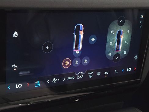 New 2026 Lincoln Navigator L Premier AWD/4WD image 25