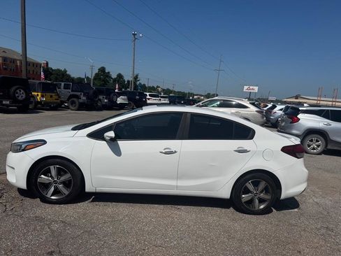 Used 2018 Kia Forte S w/ S Technology Plus Package FWD image 8