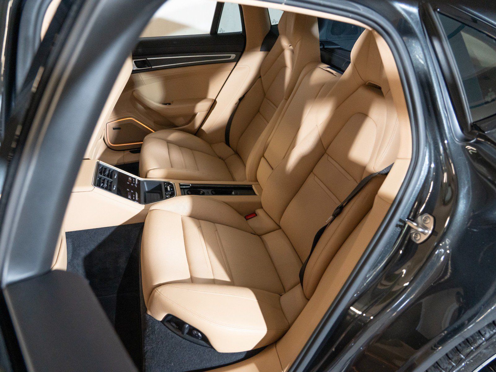 Certified 2023 Porsche Panamera Platinum Edition RWD image 25