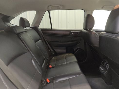 Used 2019 Subaru Outback 2.5i Limited AWD/4WD image 19