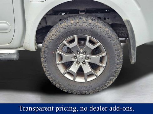 Used 2015 Nissan Frontier SL w/ Moonroof Package image 10