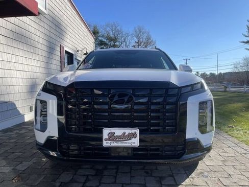 Used 2024 Hyundai Palisade Calligraphy image 3