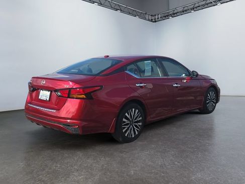 Used 2023 Nissan Altima 2.5 SV FWD image 5