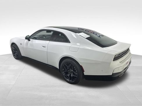 Used 2024 Dodge Charger Daytona R/T w/ Plus Group AWD/4WD image 8
