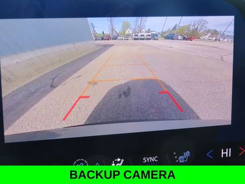 Used 2025 Chevrolet Traverse LT AWD/4WD image 5
