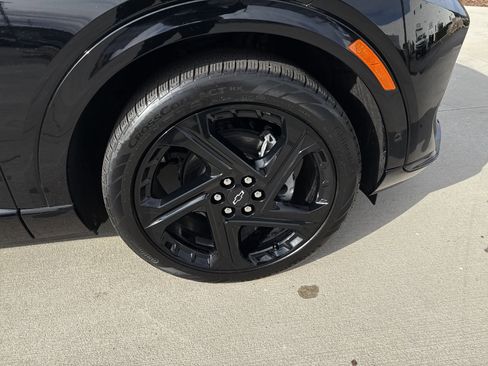 Certified 2024 Chevrolet Equinox EV RS image 12