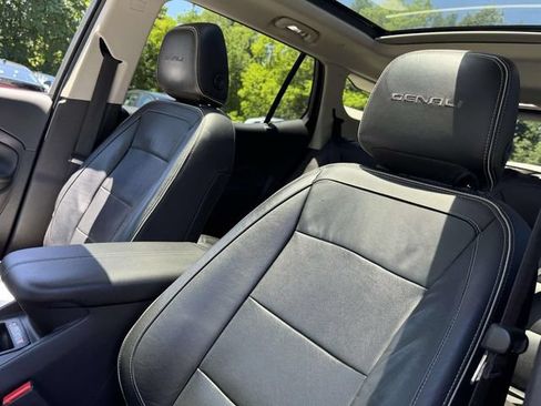 Used 2020 GMC Terrain Denali w/ Denali Premium Package AWD/4WD image 12