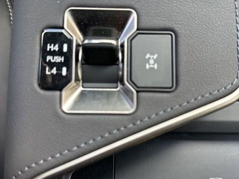 Used 2024 Lexus GX 550 w/ Accessory Package (31) image 31