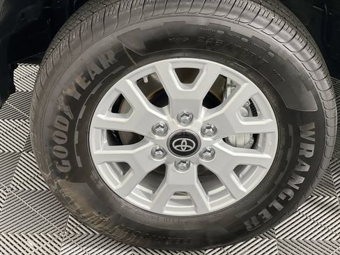 Used 2026 Toyota 4Runner SR5 RWD image 11