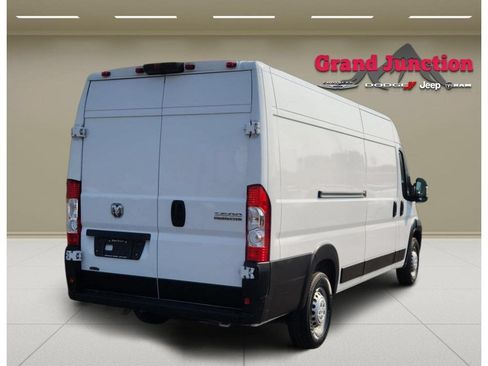 Used 2025 RAM ProMaster 3500 w/ Convenience Group FWD image 3