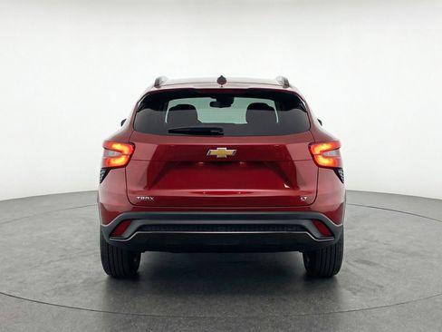 Used 2025 Chevrolet Trax LT FWD image 7