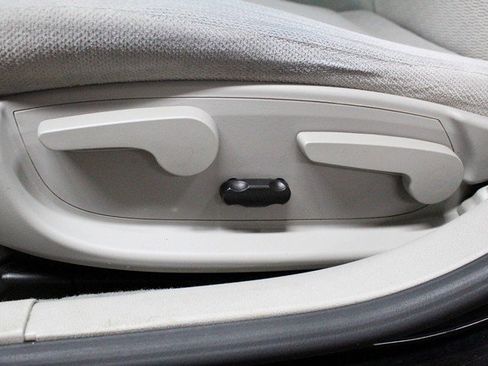 Used 2016 Chevrolet Impala Limited LS image 17