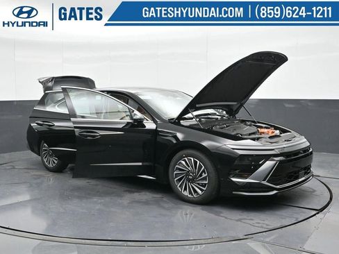 New 2025 Hyundai Sonata Limited image 50