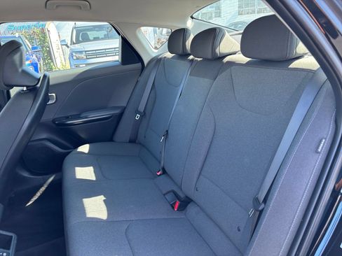 Used 2025 Kia K4 FWD image 28